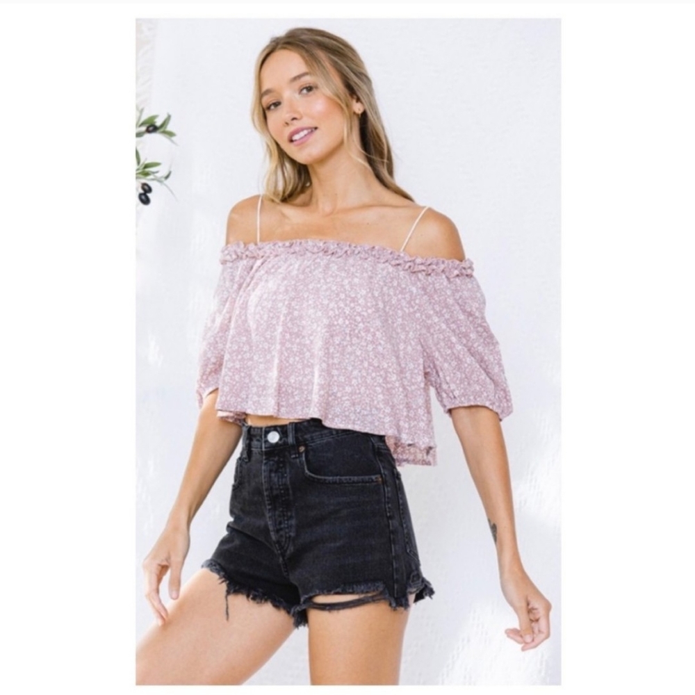 ✨OFF SHOULDER CROP TOP-FLORAL. NEW. - Picture 3 of 6